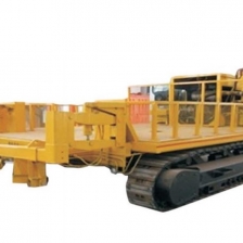 crawler-type transport tractor